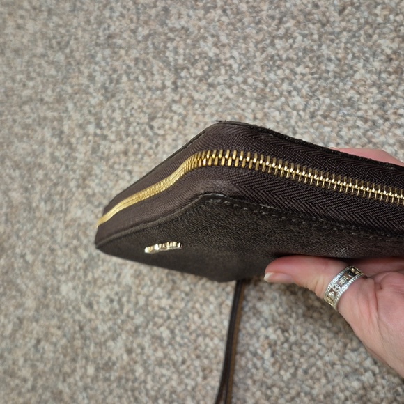 Michael Kors Large Wristlet Wallet GUC - Picture 14 of 16